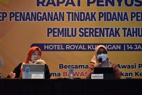 dewi tangkas com, Jakarta - Sehari setelah Pengadilan Agama Jakarta Selatan meresmikan perceraian dari Angga Wijaya, Dewi Perssik berkoar di medsos dengan mengunggah sejumlah bukti transfer atas nama Budianto
